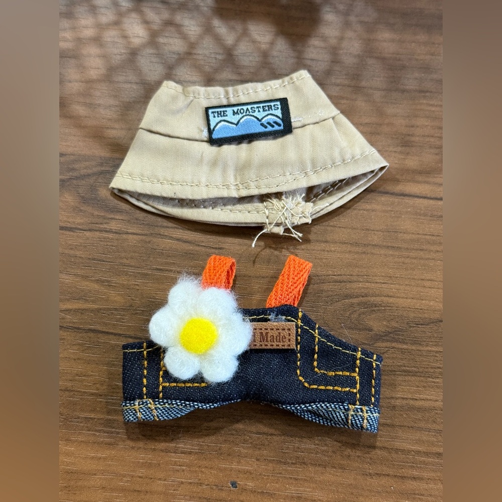 Labubu V4 “Fall in Wild” outfit